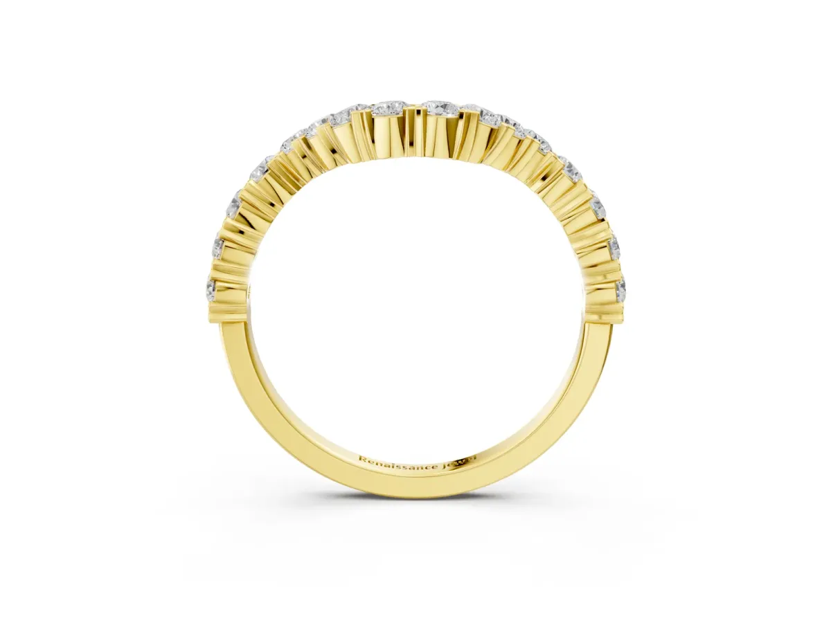 V-Shaped Diamond Round Cut Pavé Band with Prong Setting Yellow gold