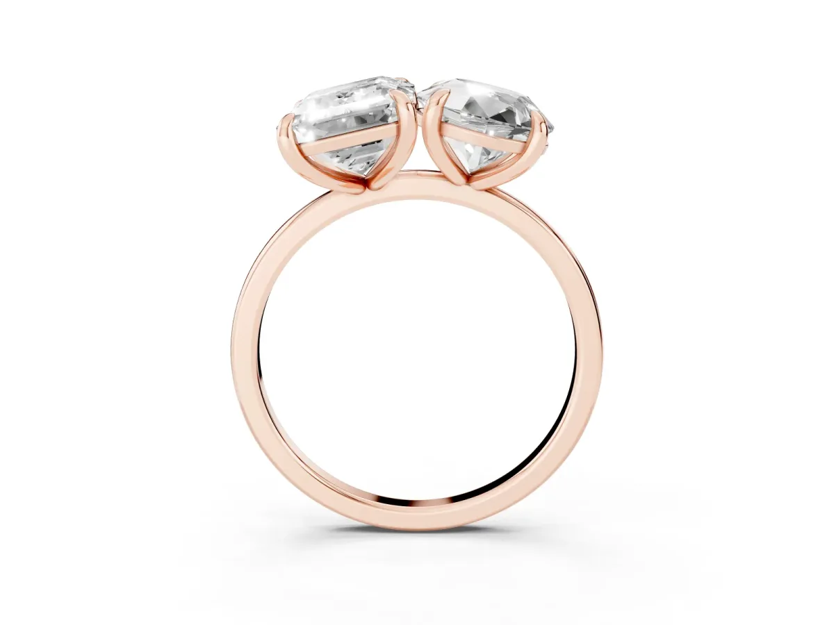Round and Emerald Toi Moi Ring with Prong Setting and Plain Band Rose gold