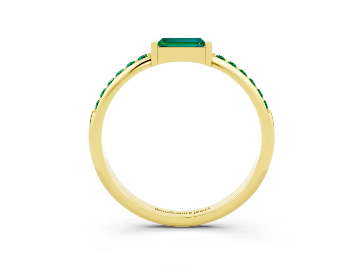 Baguette Emerald Pavé Band with Bar Setting Yellow gold