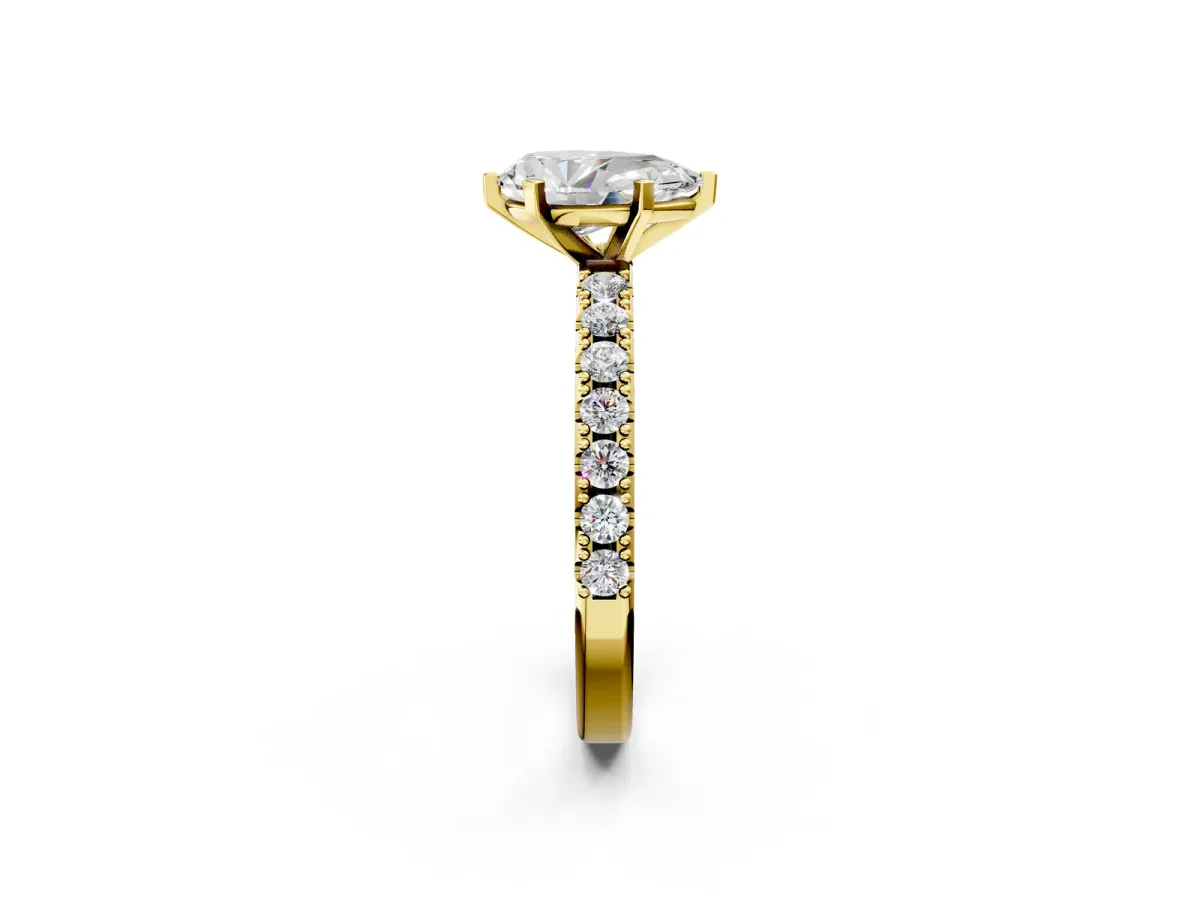 Pear Cut Diamond Solitaire Pavé Band with Four-Prong Setting Yellow gold