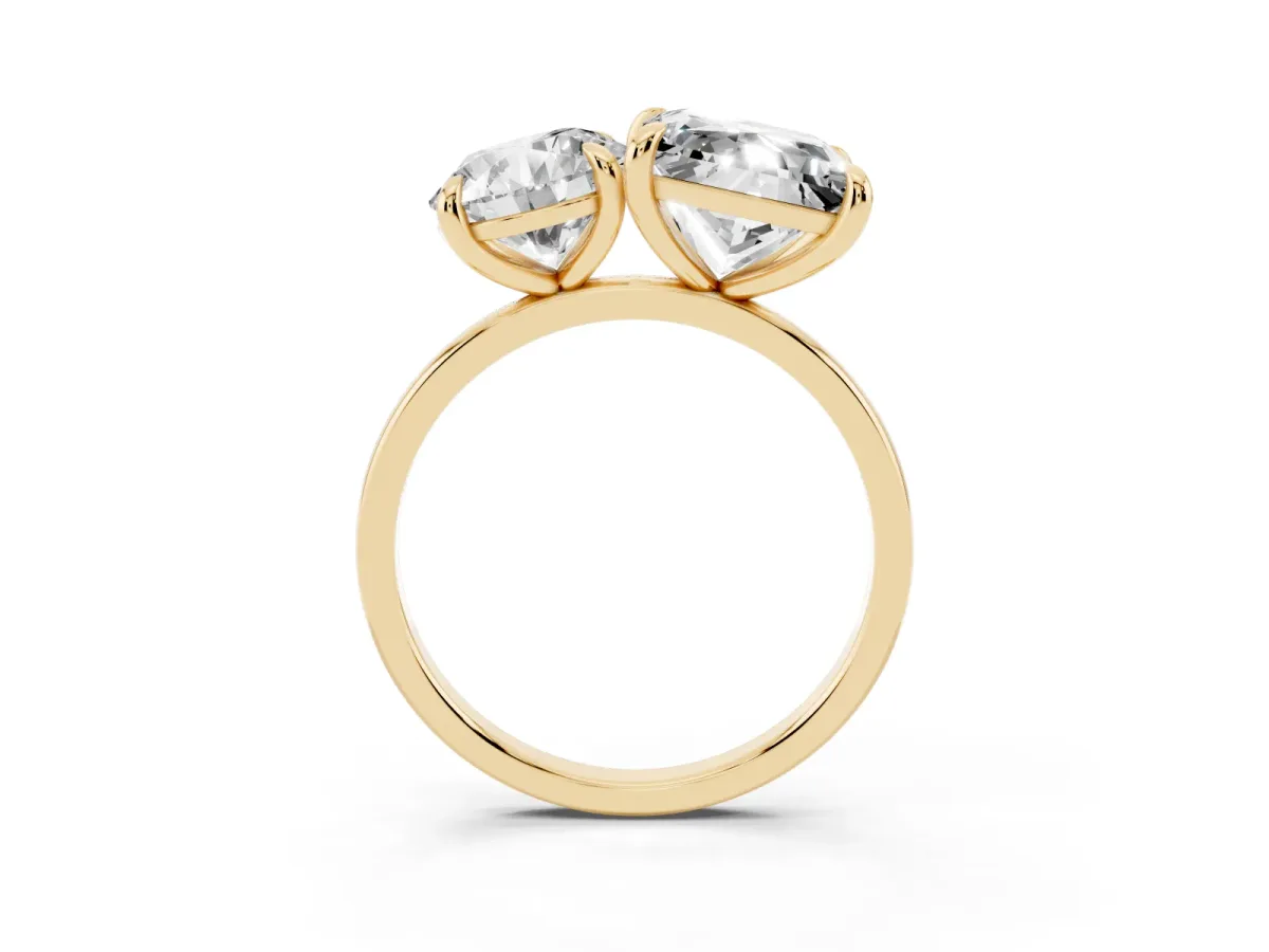 Round and Princess Toi Moi Ring with Prong Setting and Plain Band Yellow gold