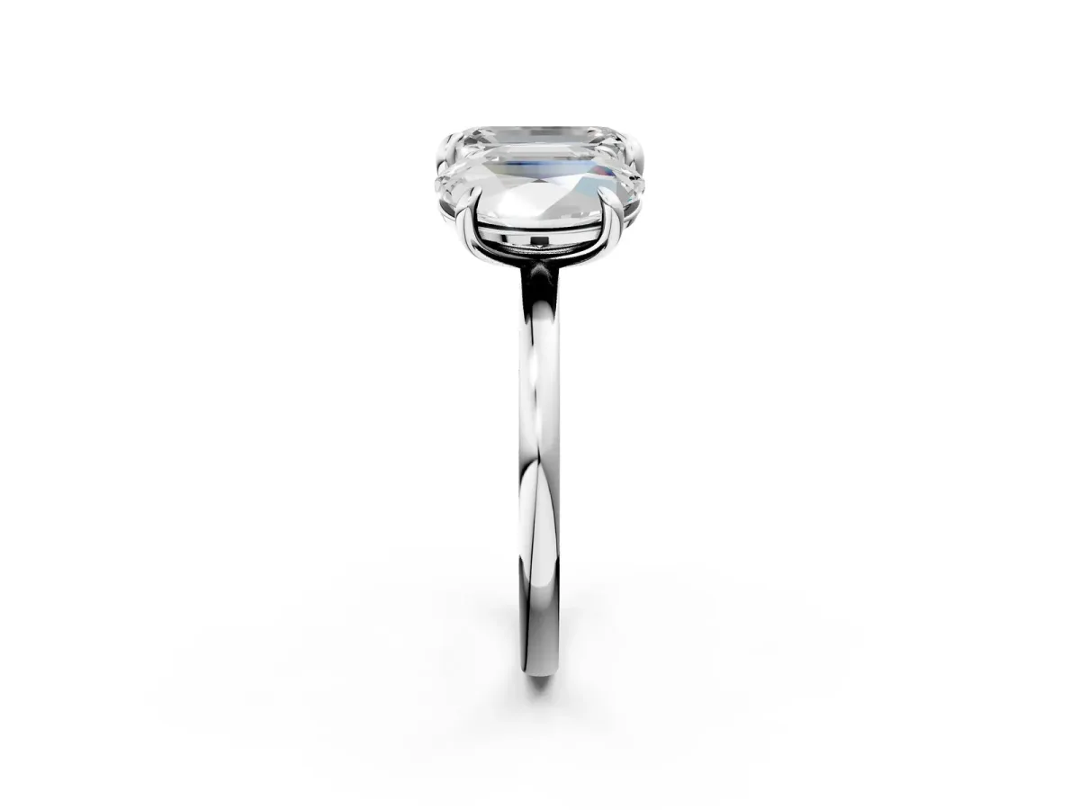 Oval and Emerald Toi Moi Ring with Prong Setting and Plain Band Silver