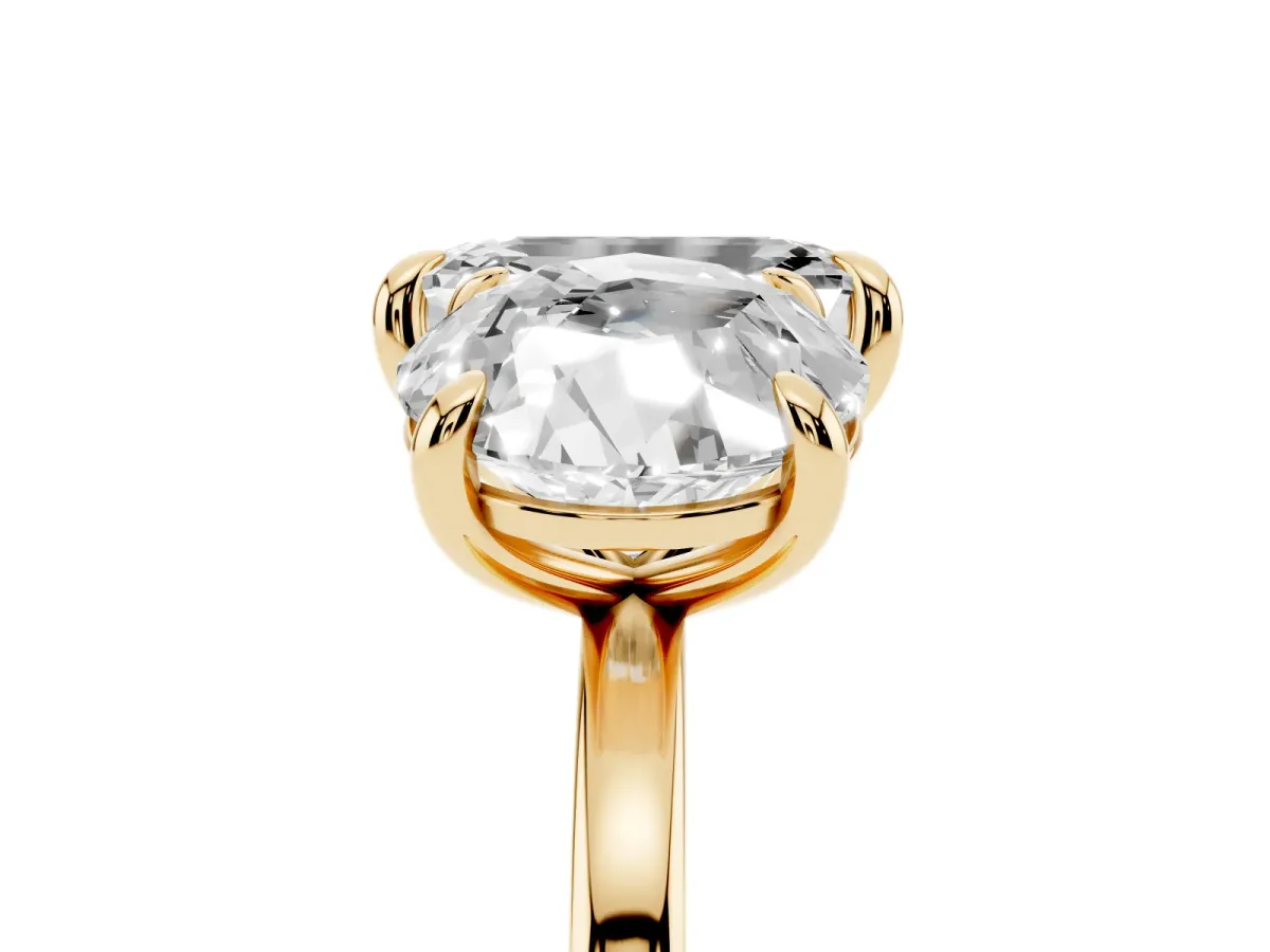 Round and Emerald Toi Moi Ring with Prong Setting and Plain Band Yellow gold