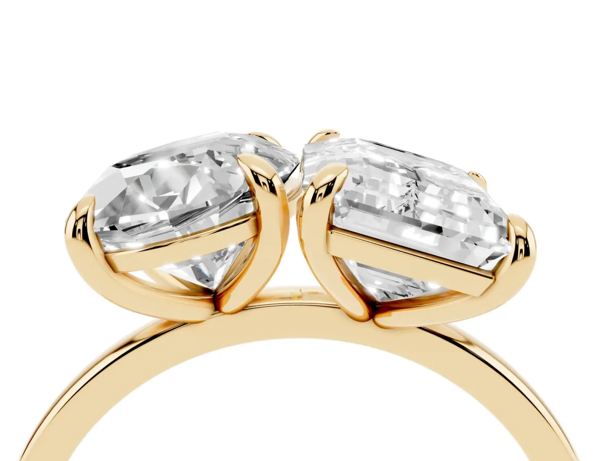Round and Radiant Toi Moi Ring with Prong Setting and Plain Band Yellow gold