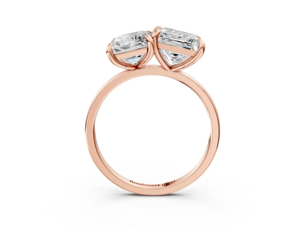 Emerald and Princess Toi Moi Ring with Prong Setting and Plain Band Rose gold