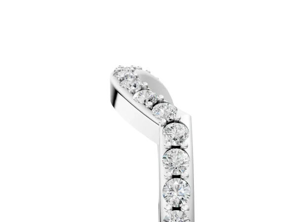 Round Diamond Pavé Twist Band with Shared Prong Setting White gold