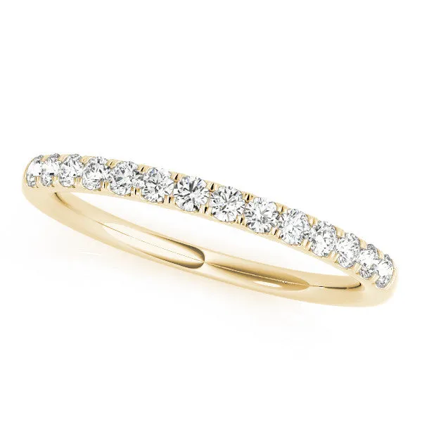 Round Diamond Pavé Eternity Band with Shared Prong Setting Yellow gold