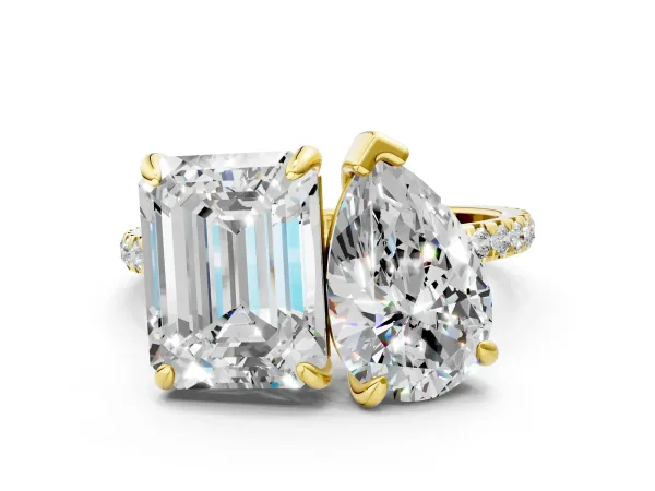 Pear and Emerald Toi Moi Ring with Prong Setting and Pave Band Yellow gold