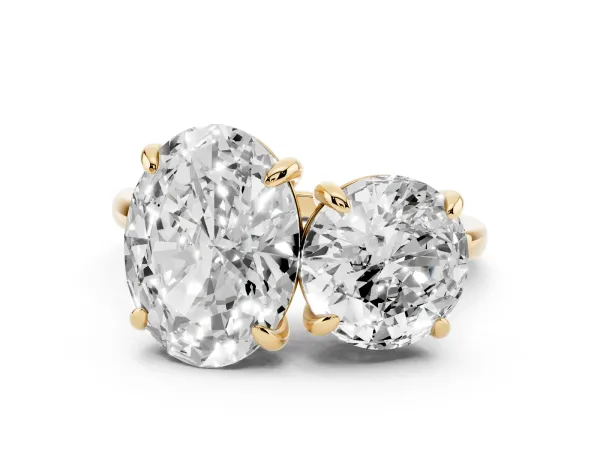 Round and Oval Toi Moi Ring with Prong Setting and Plain Band Yellow gold