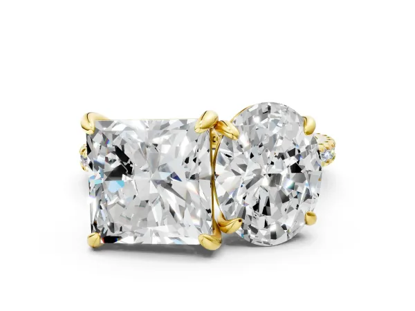 Oval and Princess Toi Moi Ring with Prong Setting and Pave Band Yellow gold