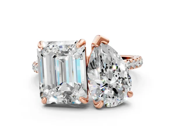 Pear and Emerald Toi Moi Ring with Prong Setting and Pave Band Rose gold