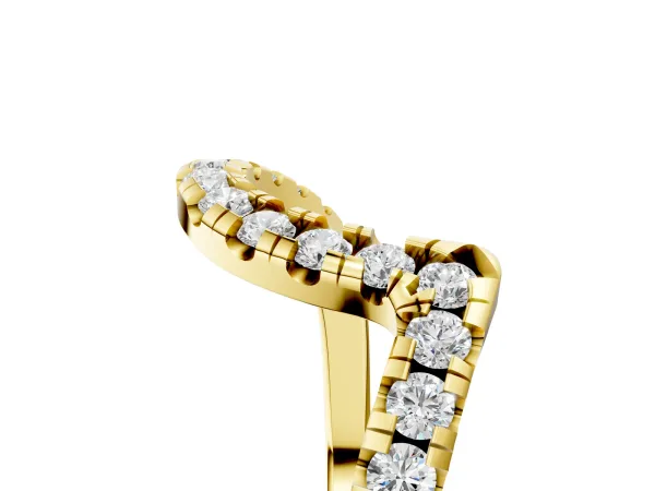 Round Diamond Pavé V-Shaped Contour Band with Shared Prong Setting Yellow gold
