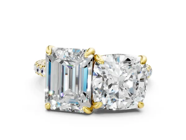 Cushion and Emerald Toi Moi Ring with Prong Setting and Pave Band Yellow gold
