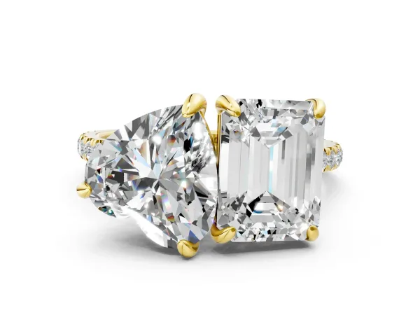 Emerald and Heart Toi Moi Ring with Prong Setting and Pave Band Yellow gold