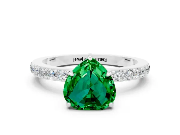 Heart Cut Emerald Solitaire Engagement Ring with Pavé Band and Four-Prong Setting Platinum