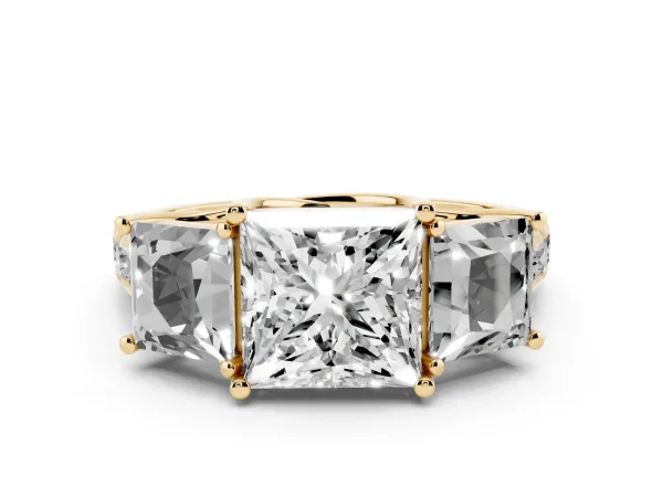 Three-Stone Princess Cut Diamond Pavé Band with Prong Setting Yellow gold