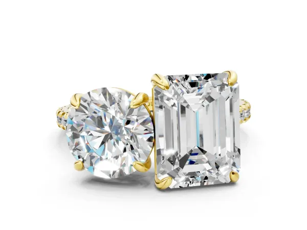 Round and Emerald Toi Moi Ring with Prong Setting and Pave Band Yellow gold