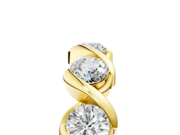 Round Diamond Wave Band with Channel Setting and Shared Prongs Yellow gold