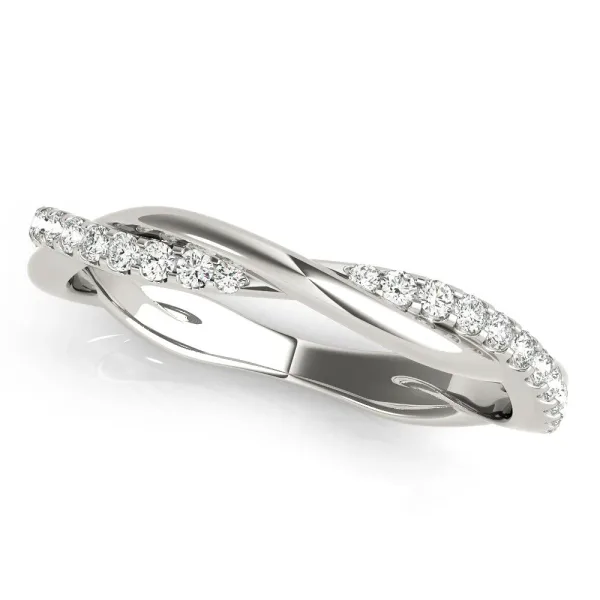 Pavé Round Diamond Twist Band with Shared Prong Setting White gold