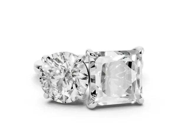 Round and Princess Toi Moi Ring with Prong Setting and Plain Band Platinum