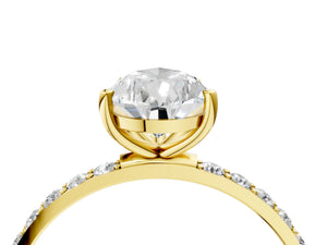 Yellow gold Pear Cut Diamond Pavé Band Solitaire Ring with Four-Prong Setting_100