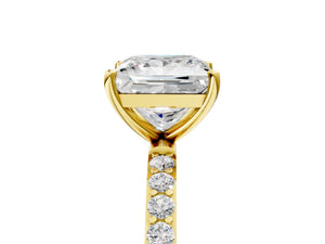 Yellow gold Princess Cut Diamond Pavé Band Solitaire Ring with Four-Prong Setting_41