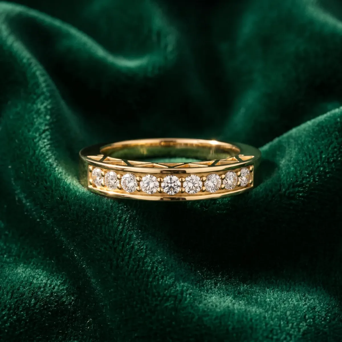 Channel-Set Round Diamond Eternity Band with Shared Prong Setting Yellow gold