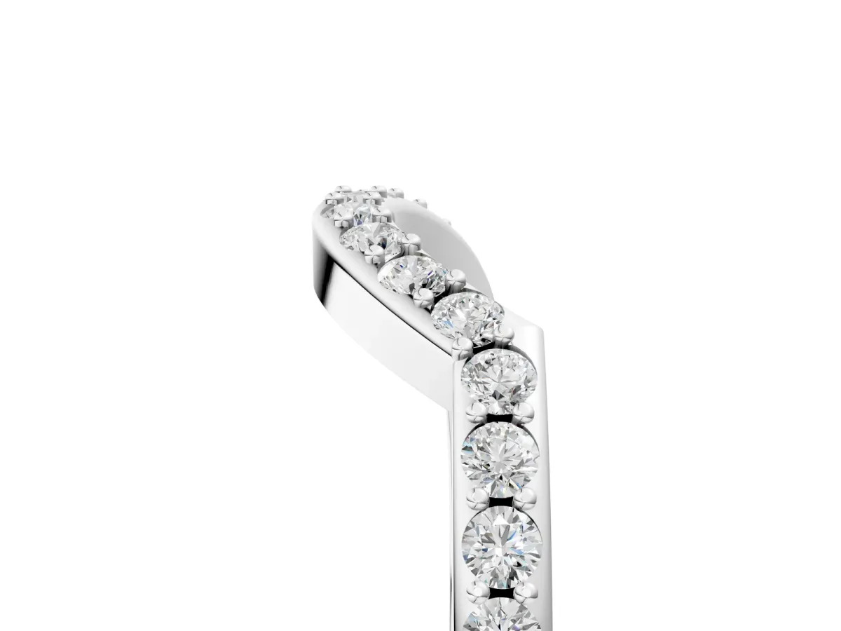 Round Diamond Pavé Twist Band with Shared Prong Setting Platinum