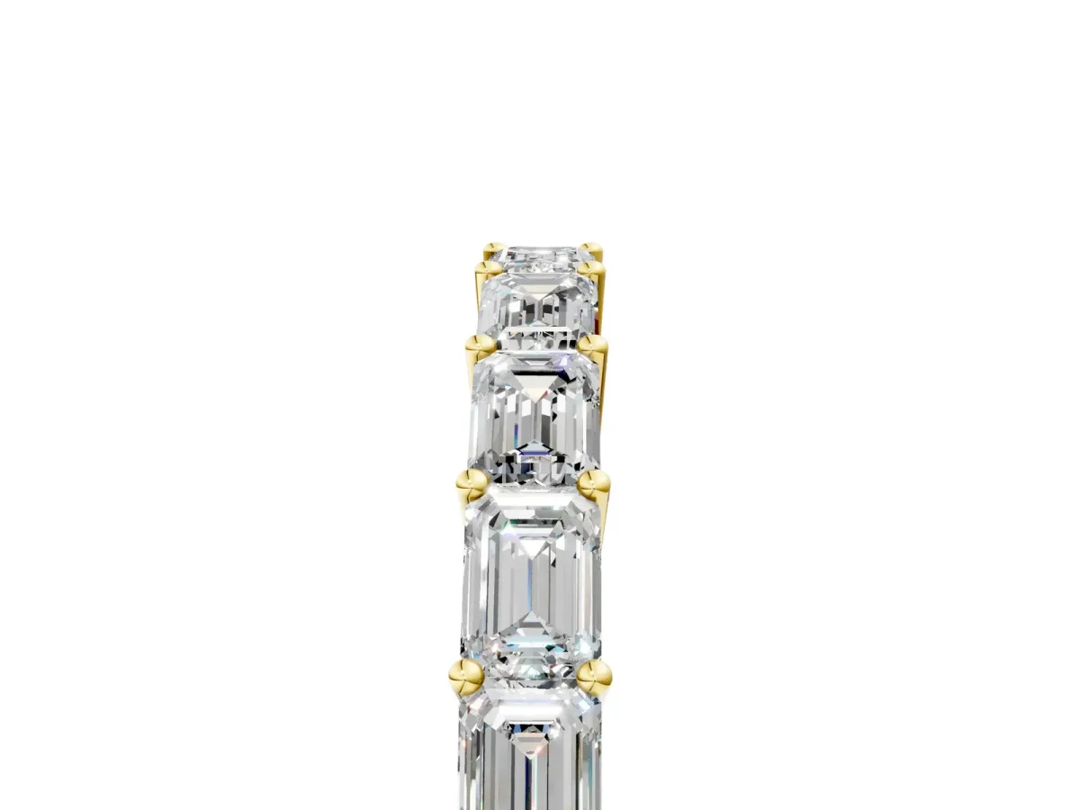 Emerald Cut Diamond Single Row Wedding Band Yellow gold