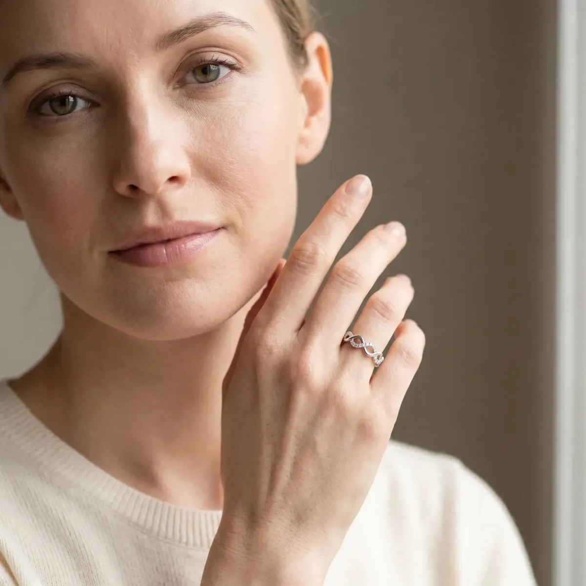 Twist Infinity Round Diamond Band with Pavé Setting Platinum