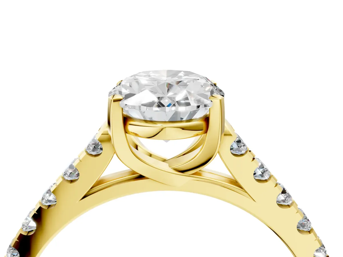 Oval Cut Diamond Pavé Band Solitaire Ring with Prong Setting Yellow gold