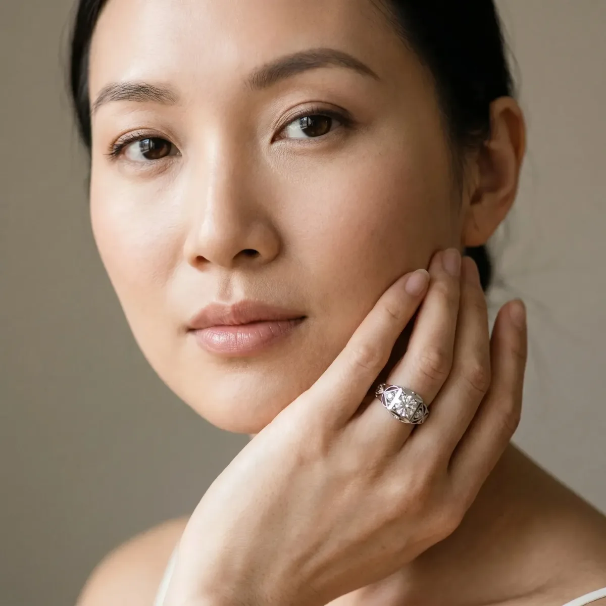 Milgrain Bezel Round Cut-Cut Filigree Engagement Ring Platinum