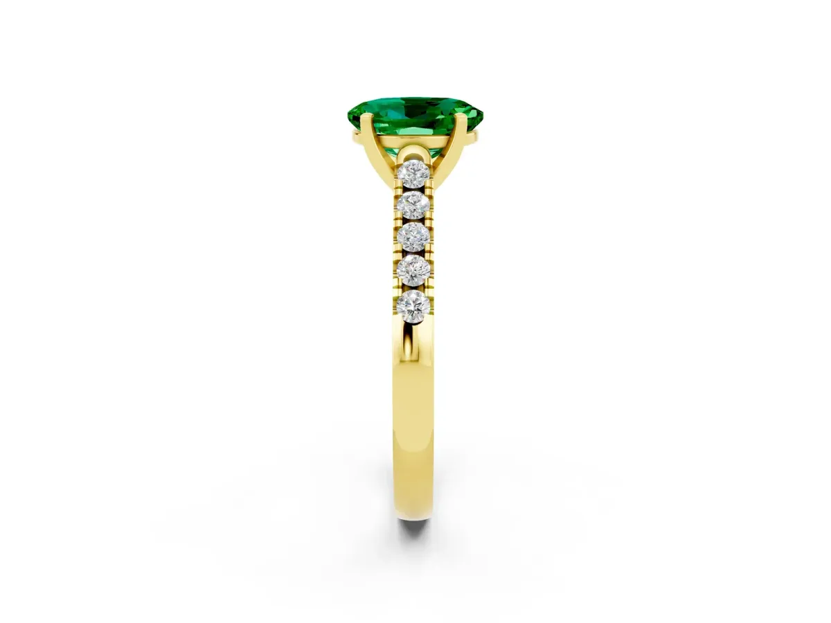 Oval Cut Emerald Pavé Band Solitaire Ring with Prong Setting Yellow gold