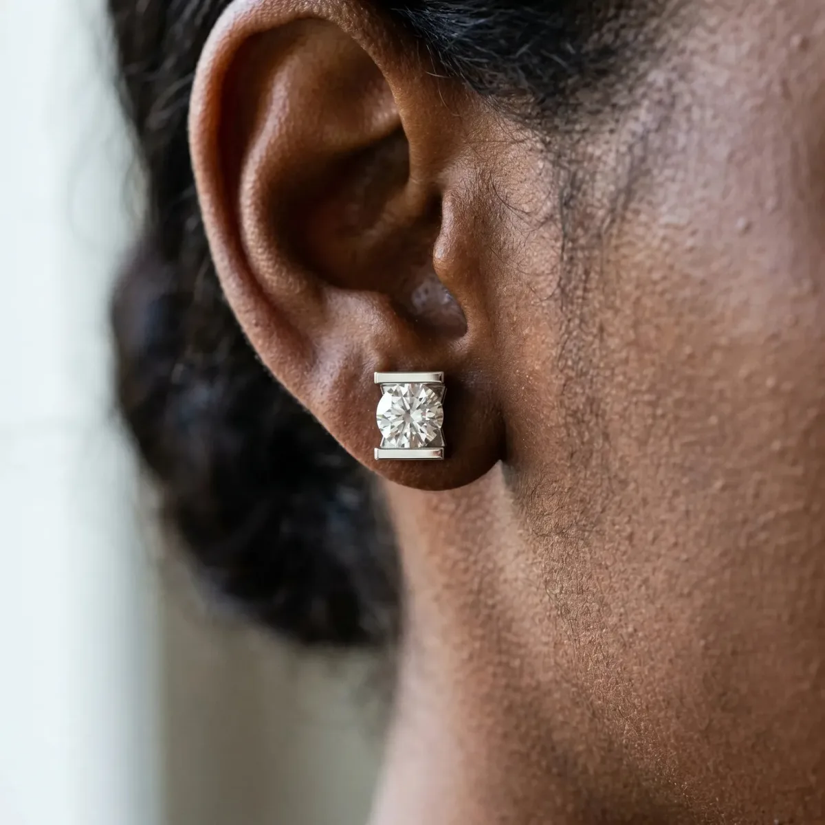 Bar Set Round Diamond Stud Earrings in White Gold Silver