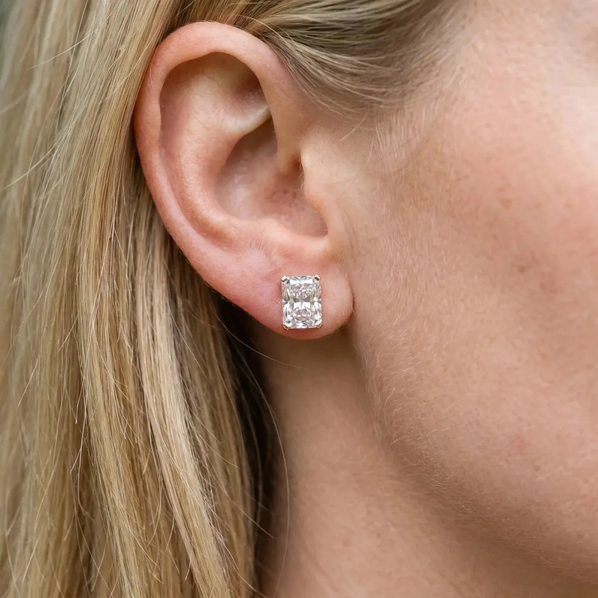 Radiant Cut Diamond Stud Earrings Rose gold