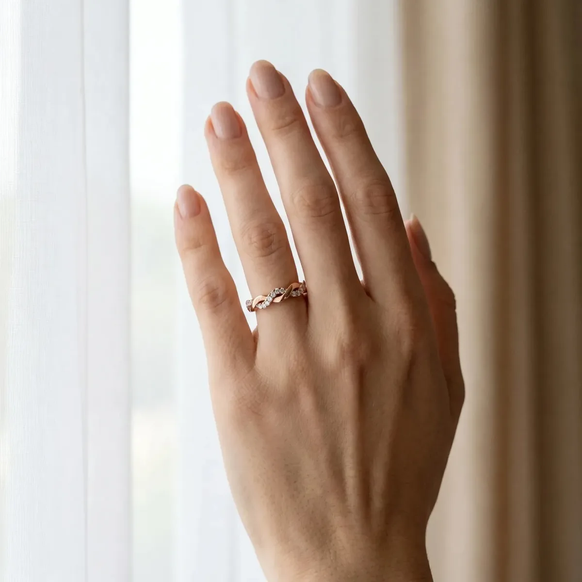 Pavé Round Diamond Twist Eternity Band with Shared Prong Setting Rose gold