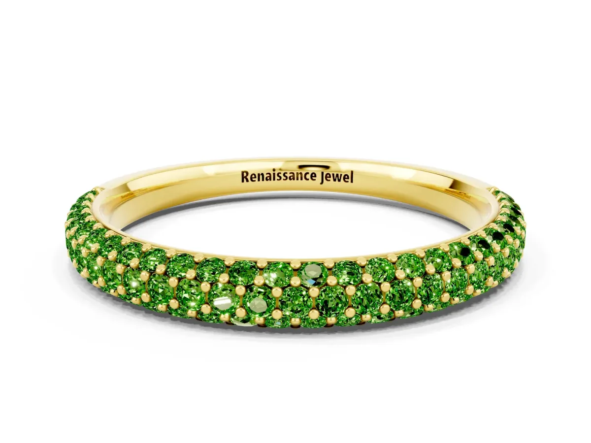 Round Peridot Pavé Eternity Band with Shared Prong Setting Yellow gold