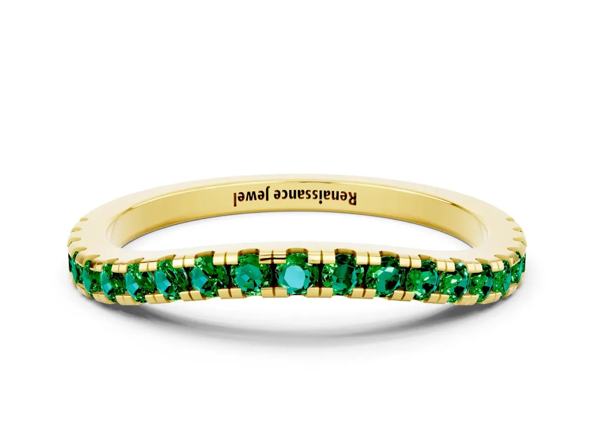 Round Emerald Pavé Half Eternity Band with Shared Prong Setting Yellow gold