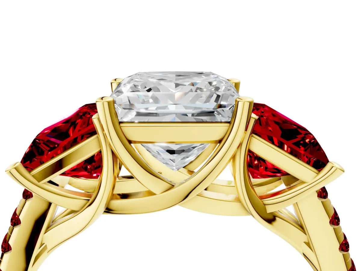 Three-Stone Princess Cut Diamond Ring with Round Ruby Pavé Band and Prong Setting Yellow gold
