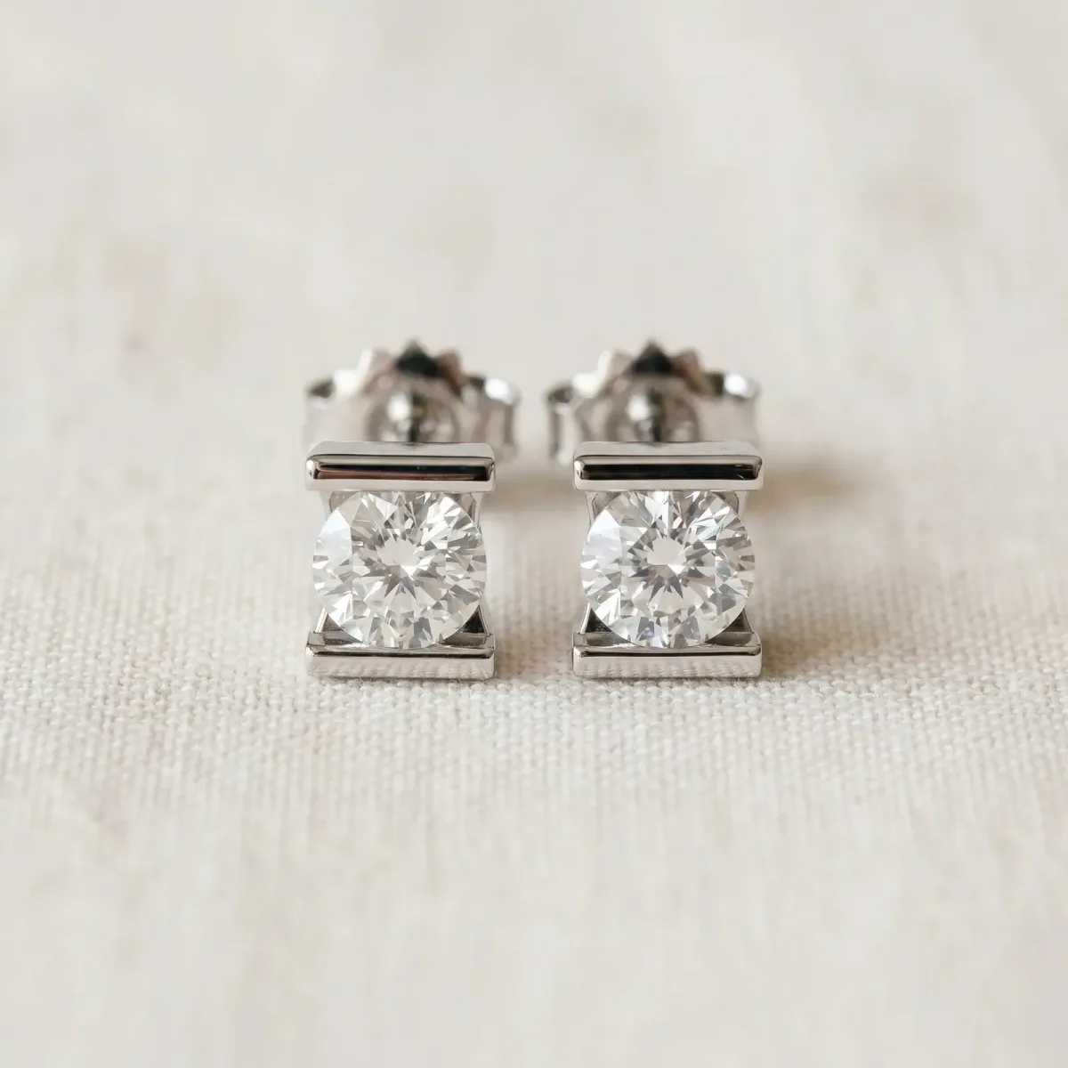 Bar Set Round Diamond Stud Earrings in White Gold Silver