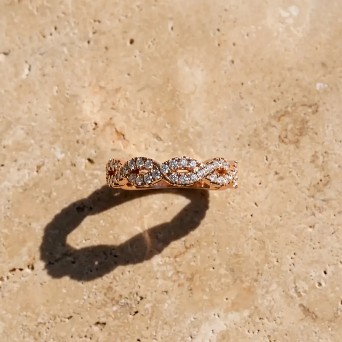 Round Diamond Twisted Eternity Band with Pavé and Shared Prong Setting Rose gold