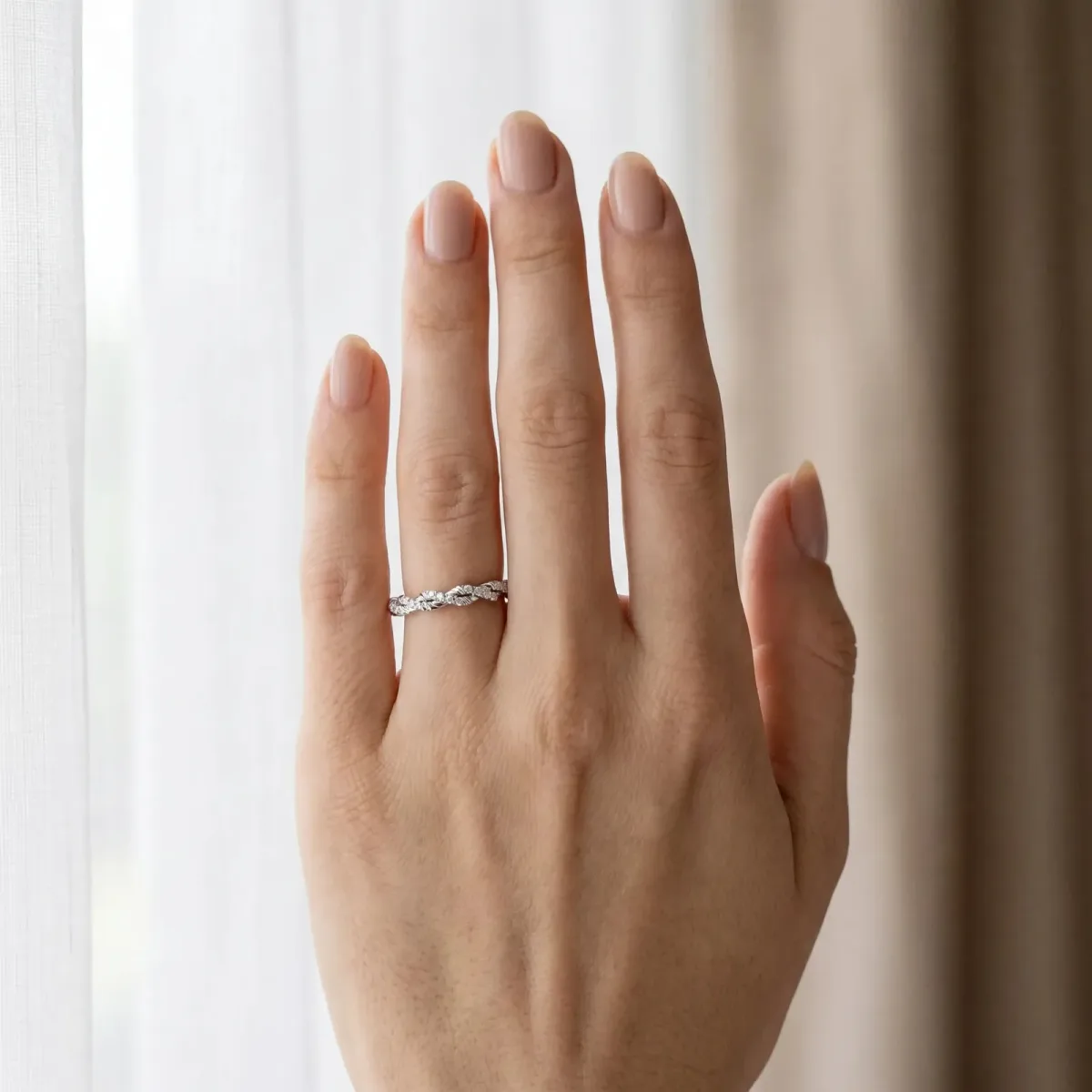 Twisted Rope Solitaire Band with Round Stone and Bezel Setting Platinum