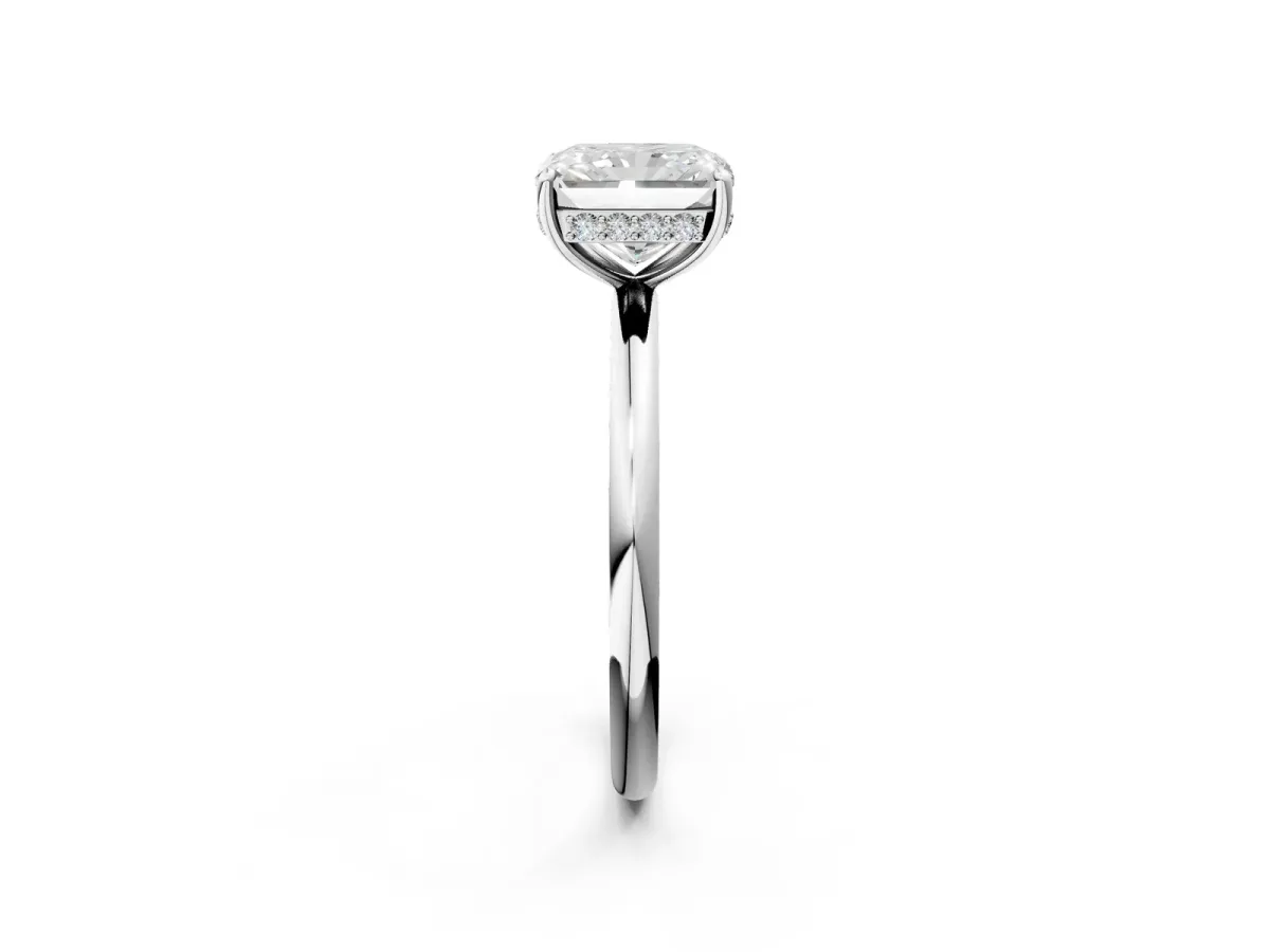 Radiant Cut Solitaire Diamond Ring with a Classic Band and Four-Prong Setting Platinum