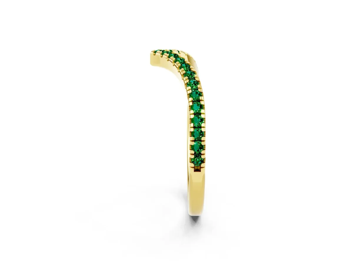 Pavé Round Emerald V-Shaped Chevron Band with Shared Prong Setting Yellow gold