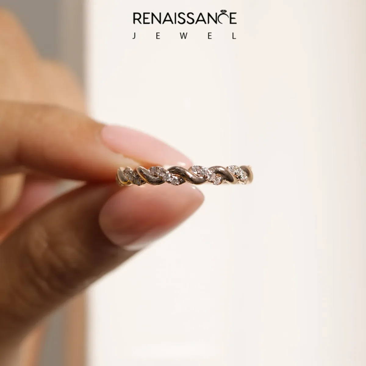 Twisted Pavé Round Diamond Eternity Band Rose gold