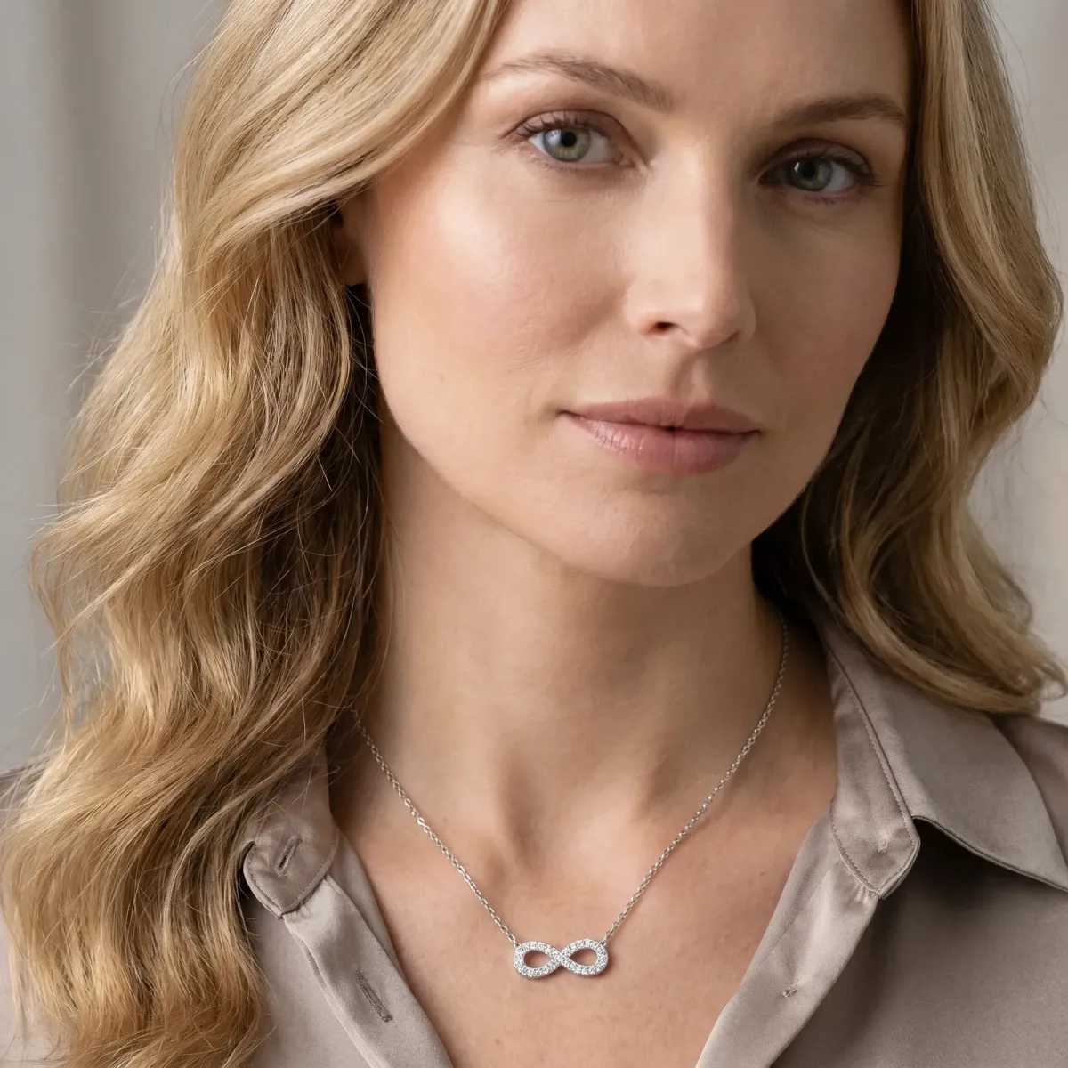 Infinity Pendant with Round Diamond Pavé Setting Silver