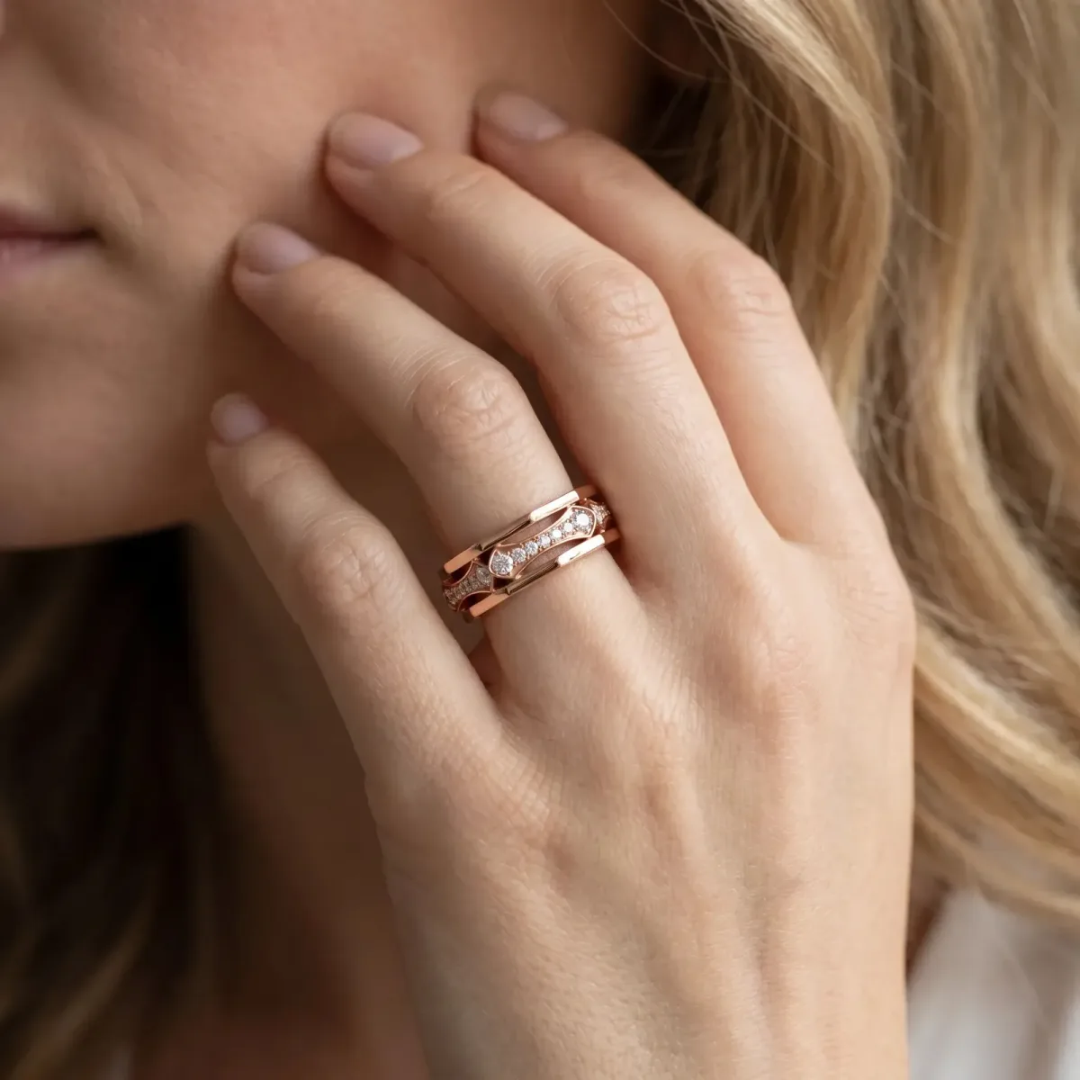 Pavé Round Diamond Eternity Band with Bar Prong Setting Rose gold