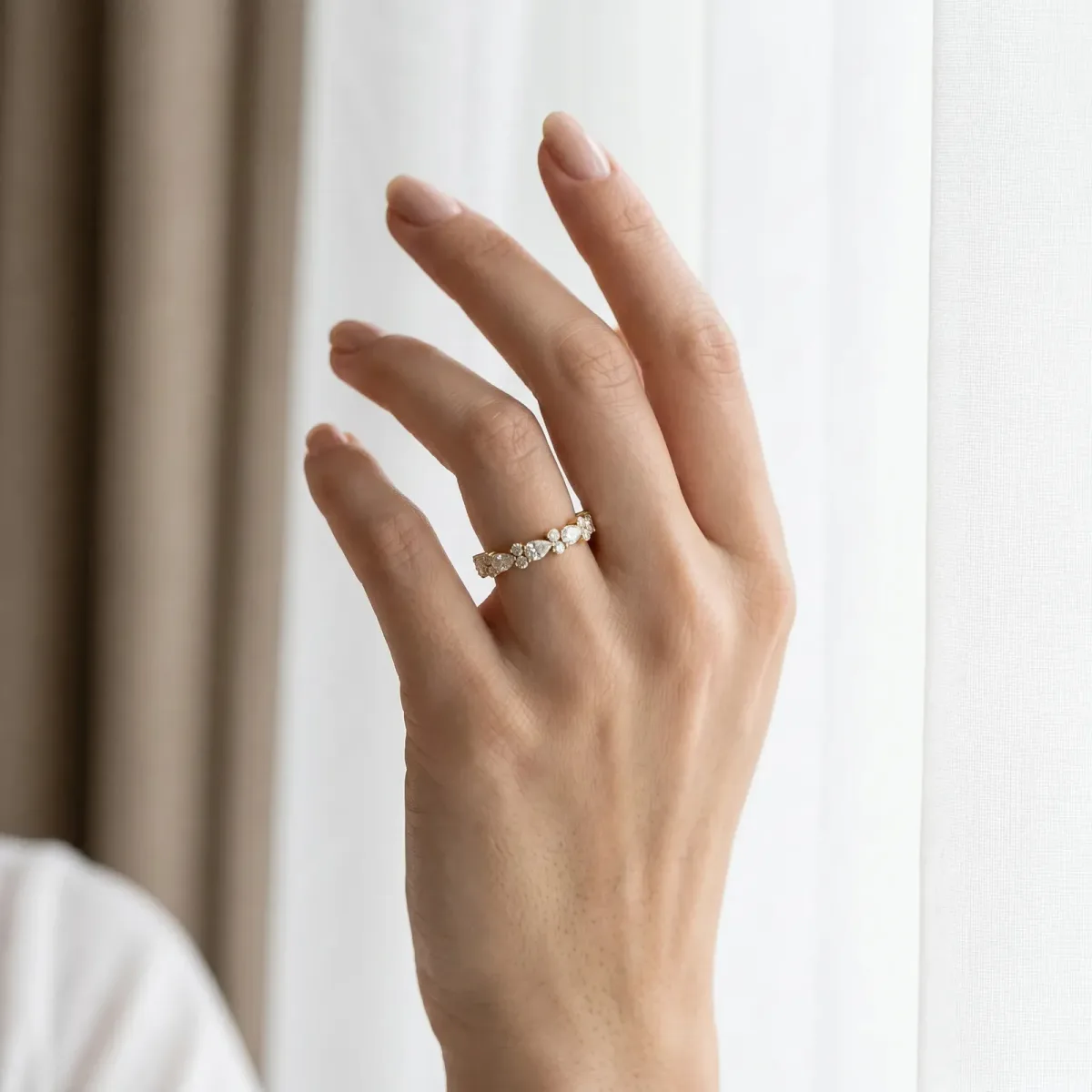 Pear and Round Diamond Wedding Band Yellow gold