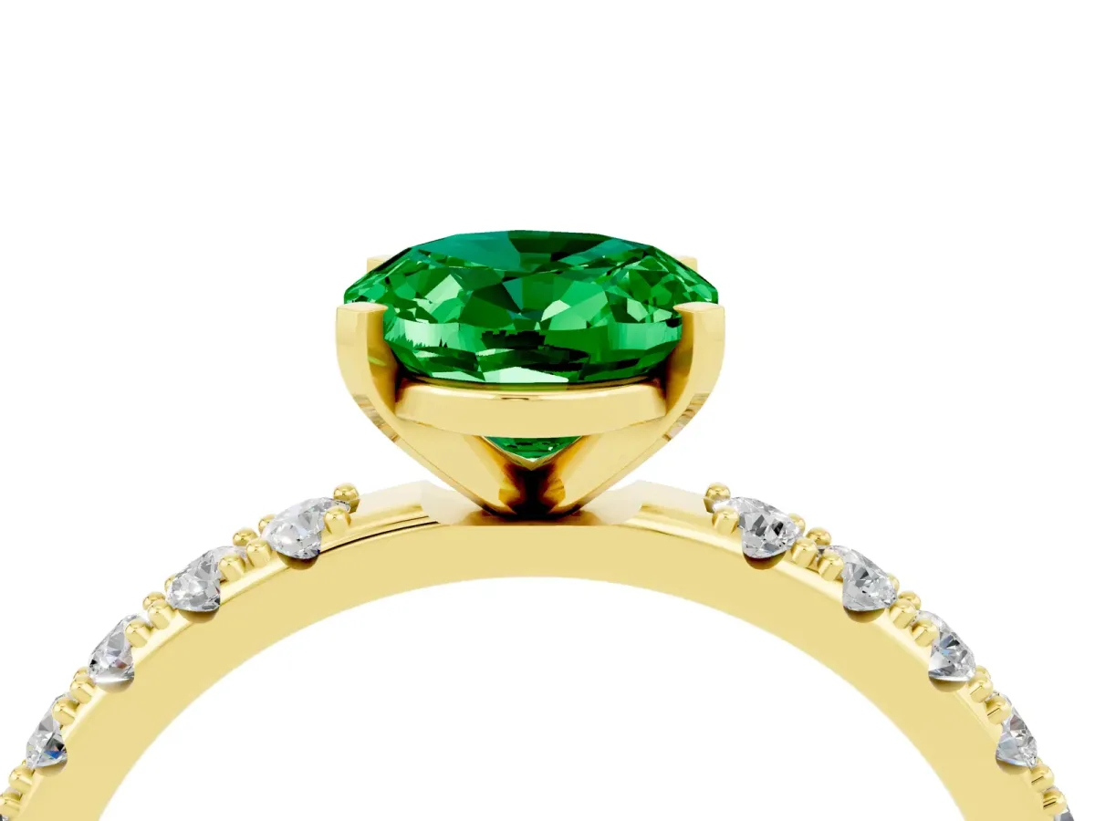Oval Cut Emerald Solitaire Pavé Band with Four-Prong Setting Yellow gold