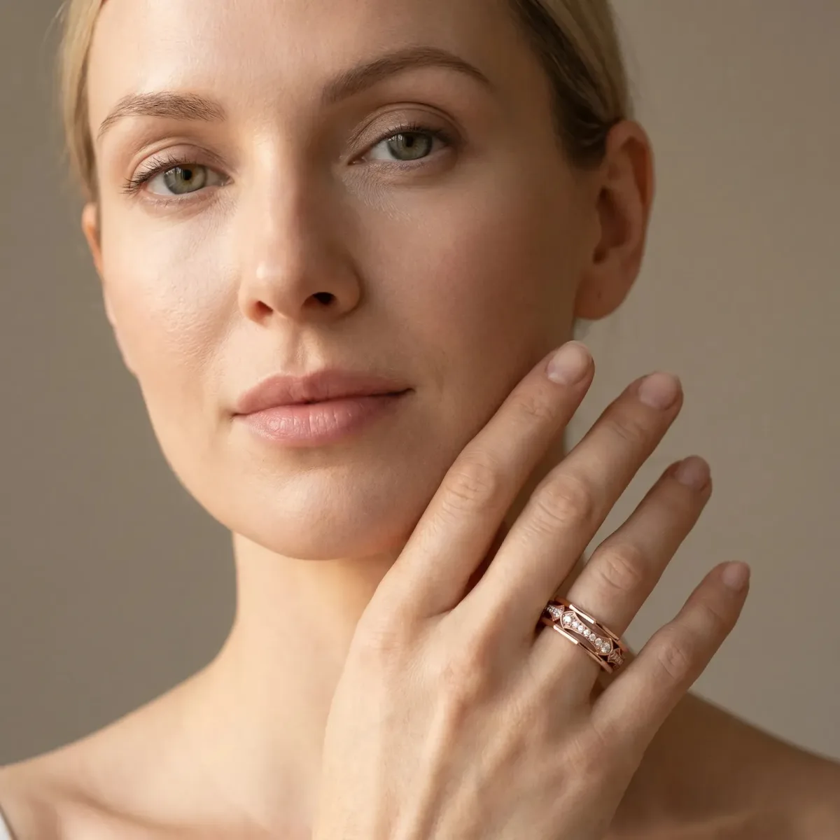 Pavé Round Diamond Eternity Band with Bar Prong Setting Rose gold